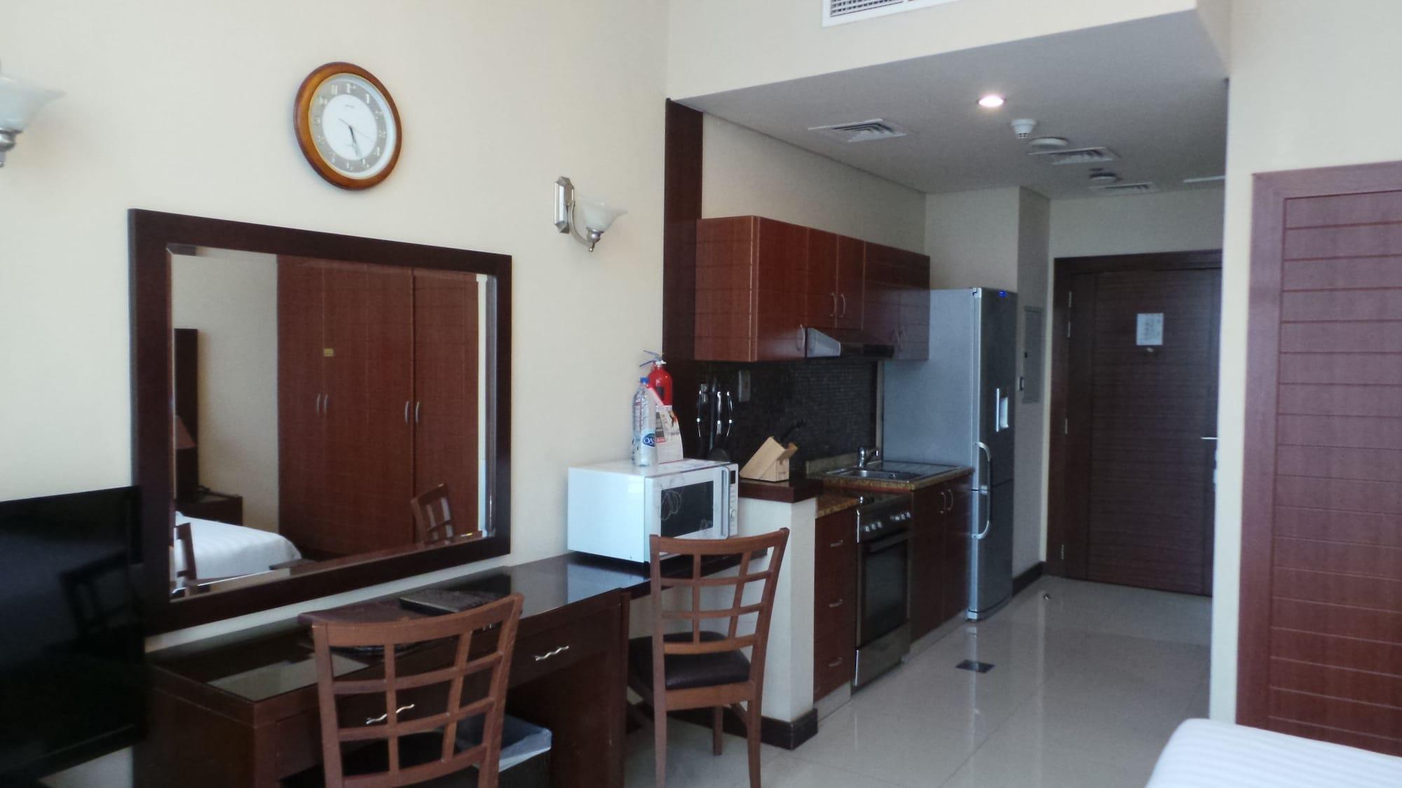 Xclusive Maples Hotel Apartment Dubai Esterno foto