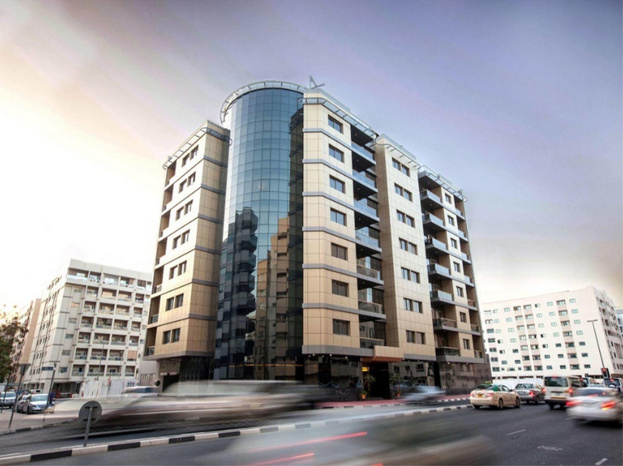 Xclusive Maples Hotel Apartment Dubai Esterno foto